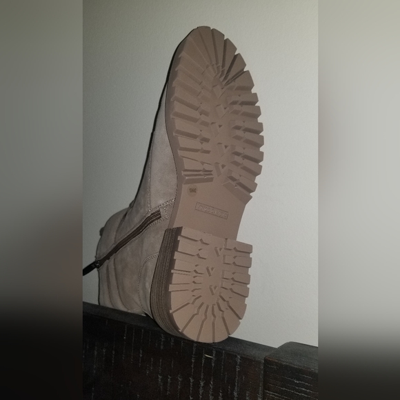 VINCE CAMUTO Suede Leather Women's Fawdry Boots. Size 10. Color Brown. N… - Picture 6 of 9